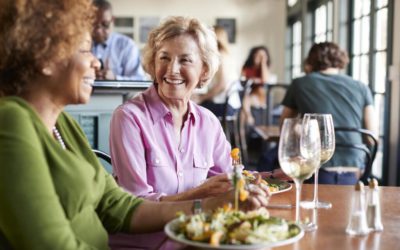 Est-ce que je vais pouvoir aller au restaurant ou au théâtre avec mes appareils auditifs ?